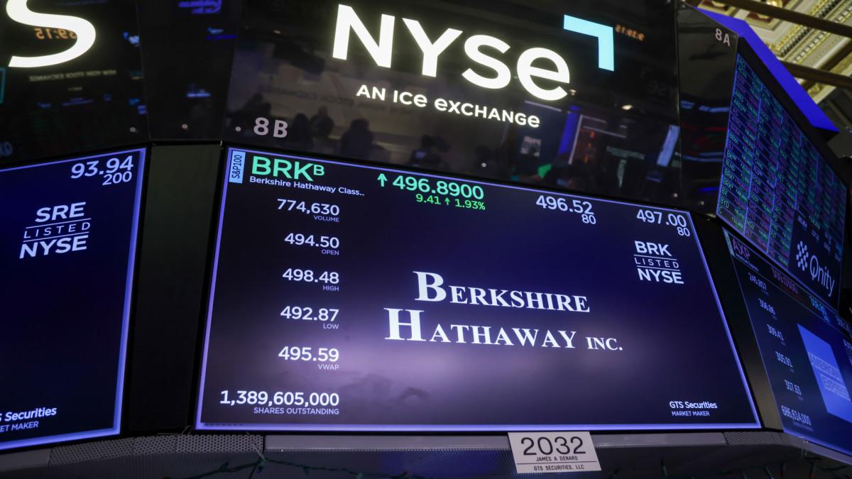 Warren Buffett’s Berkshire Hathaway falls for a seventh straight day